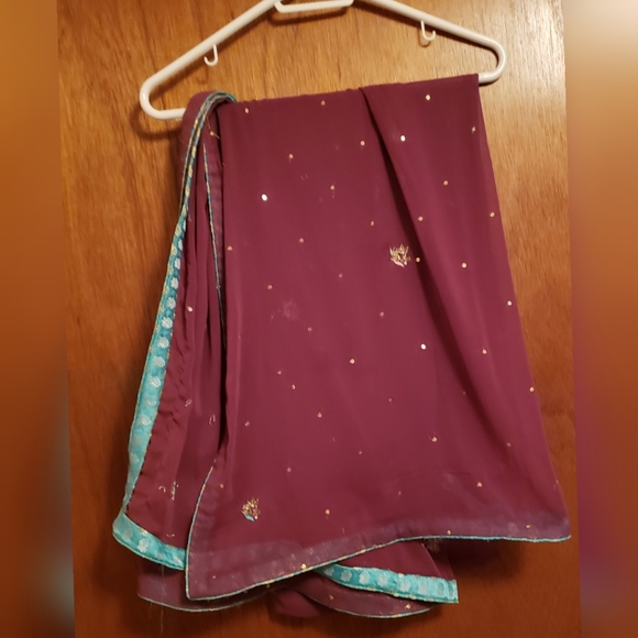 Pakistani Suit - Picture 5 of 5